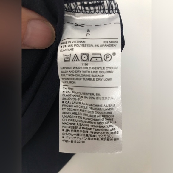 Beautiful Banana Republic Dark Blue V-Neck Top - Picture 4 of 5